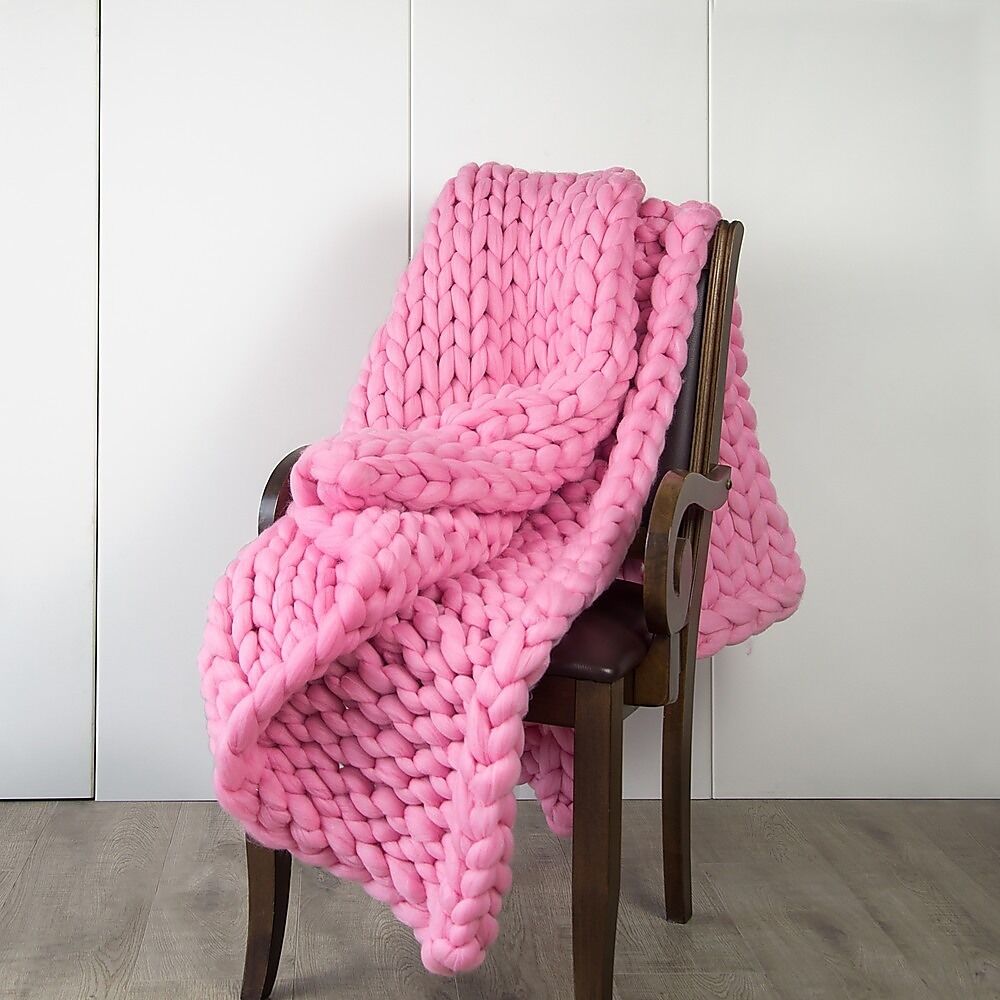 Hand Knitted Chunky Blanket Thick Acrylic Yarn Blanket Home Decor Throw Rug Price