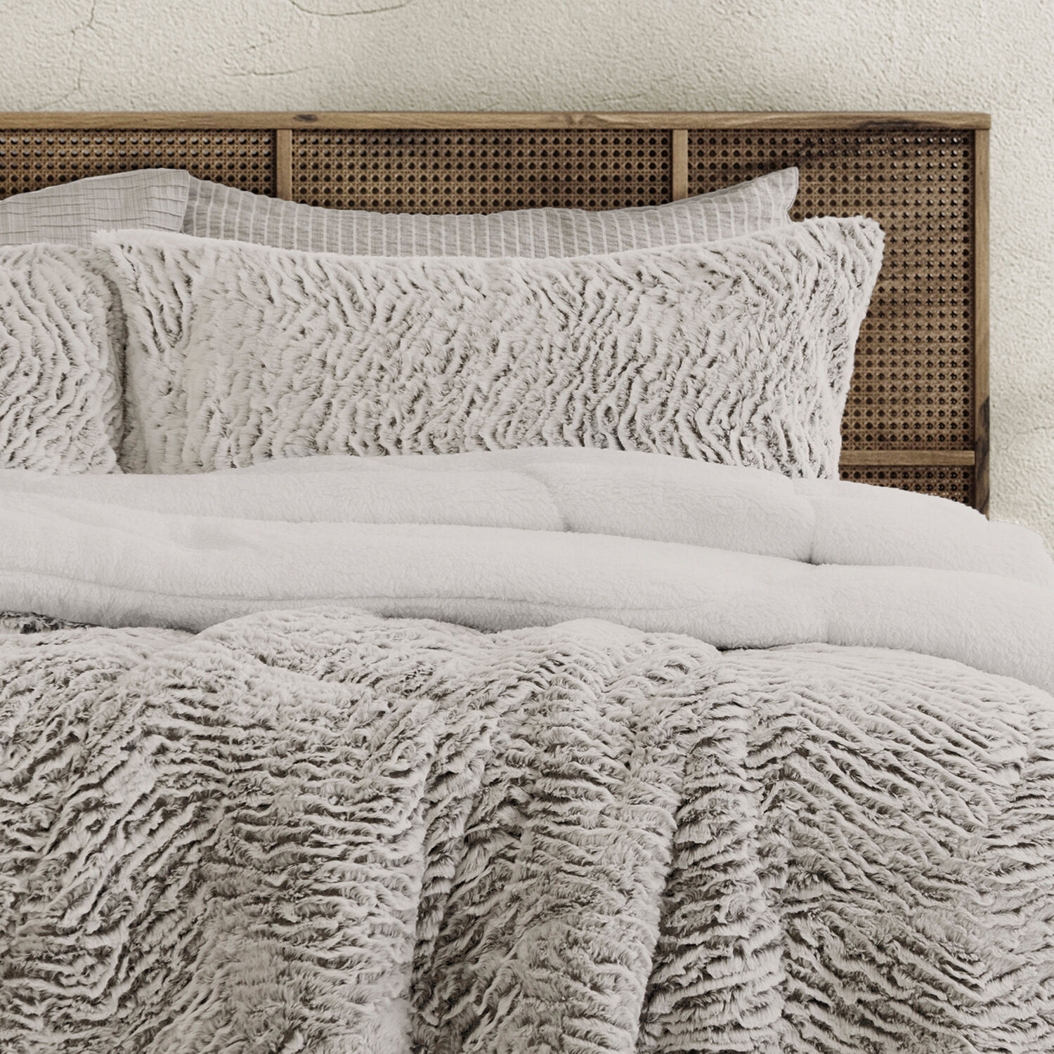 Faux Fur SHERPA 3PCE COMFORTER SET - SINGLE/DOUBLE Price