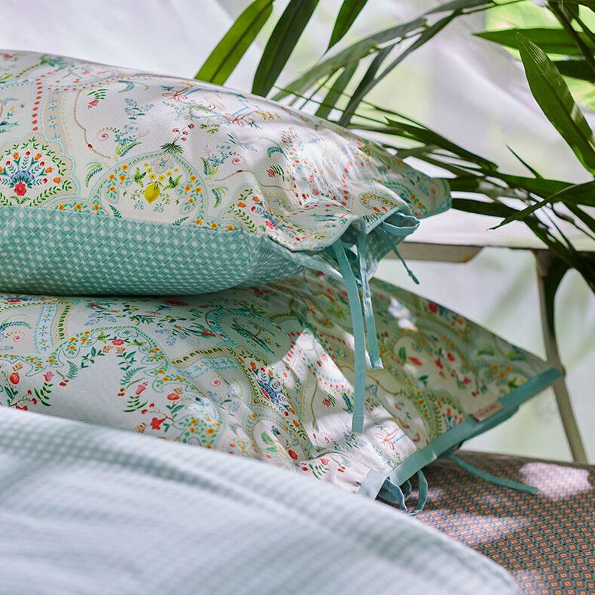 Curious Animals White Cotton Quilt Cover Set King Price