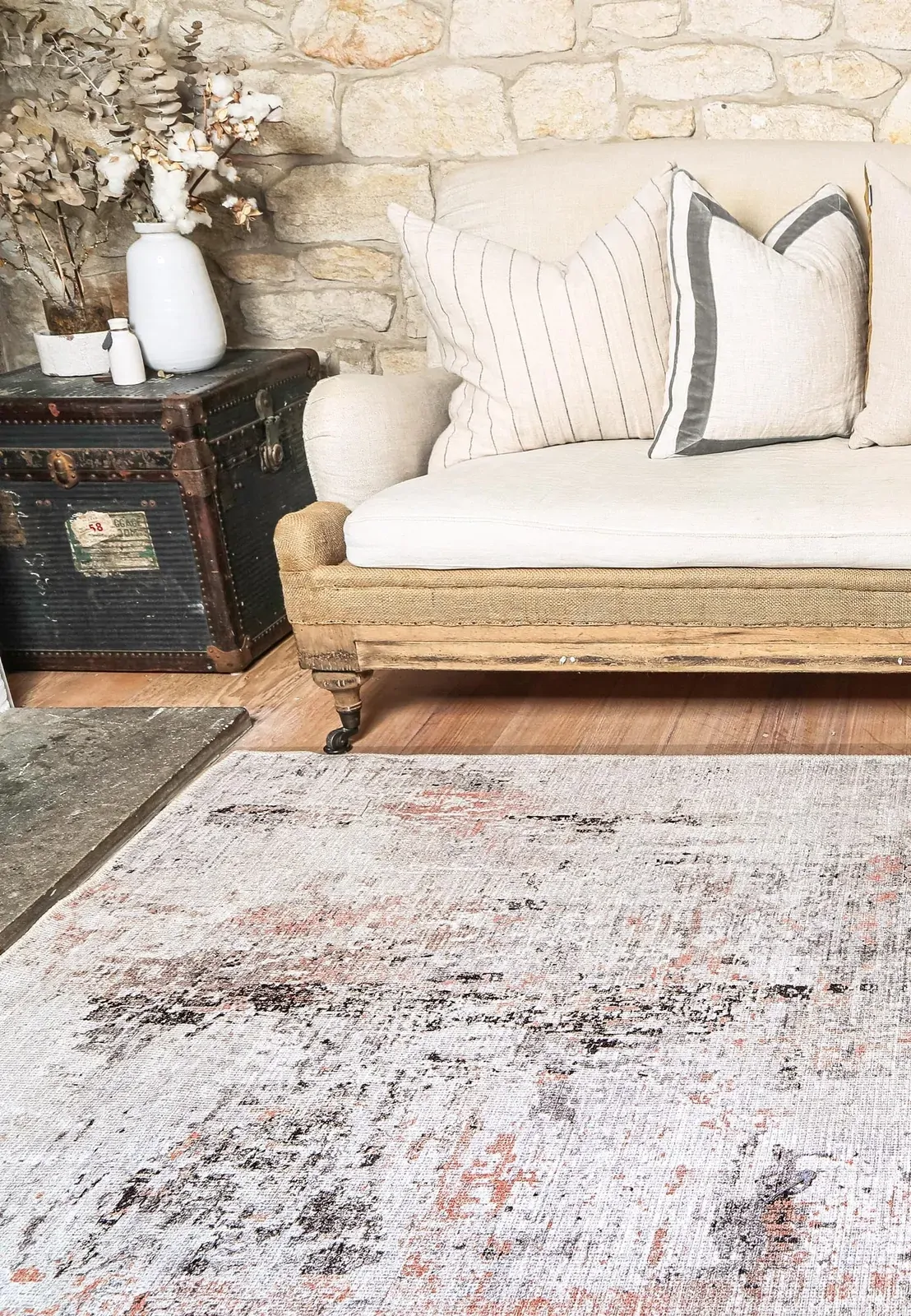 vintage-crown-celine-blush-distressed-vintage-rug 240X310 Price