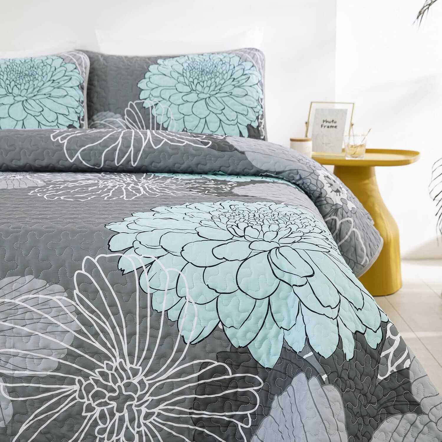 Opulent Quilted Coverlet and Pillowcases Set: The Ultimate in Bedroom Luxury - Queen size Price