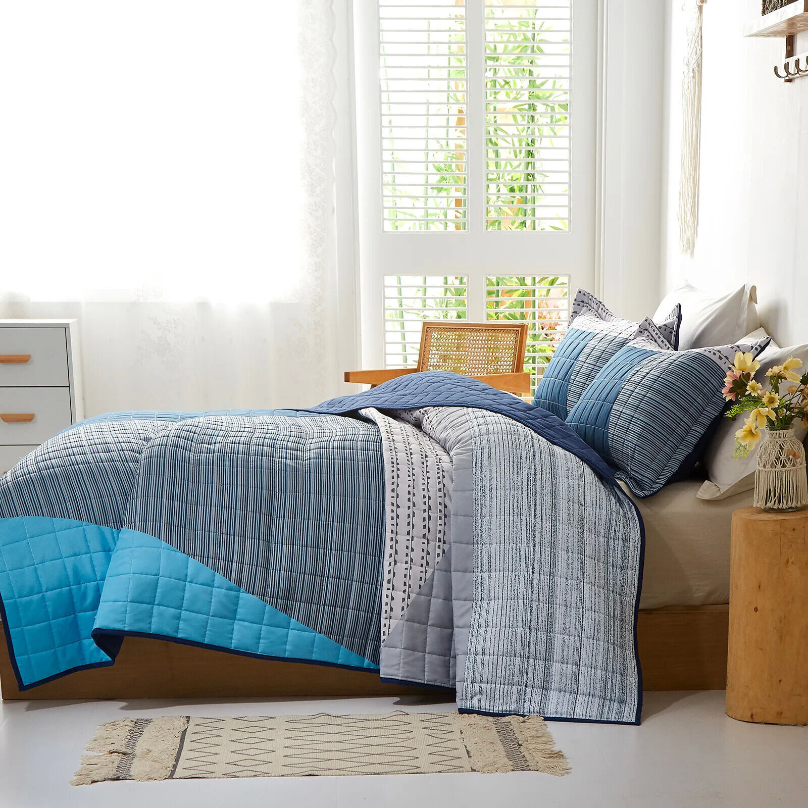 Harmonious Quilted Coverlet and Pillowcases Set: Unites Comfort and Aesthetics - Queen size Price
