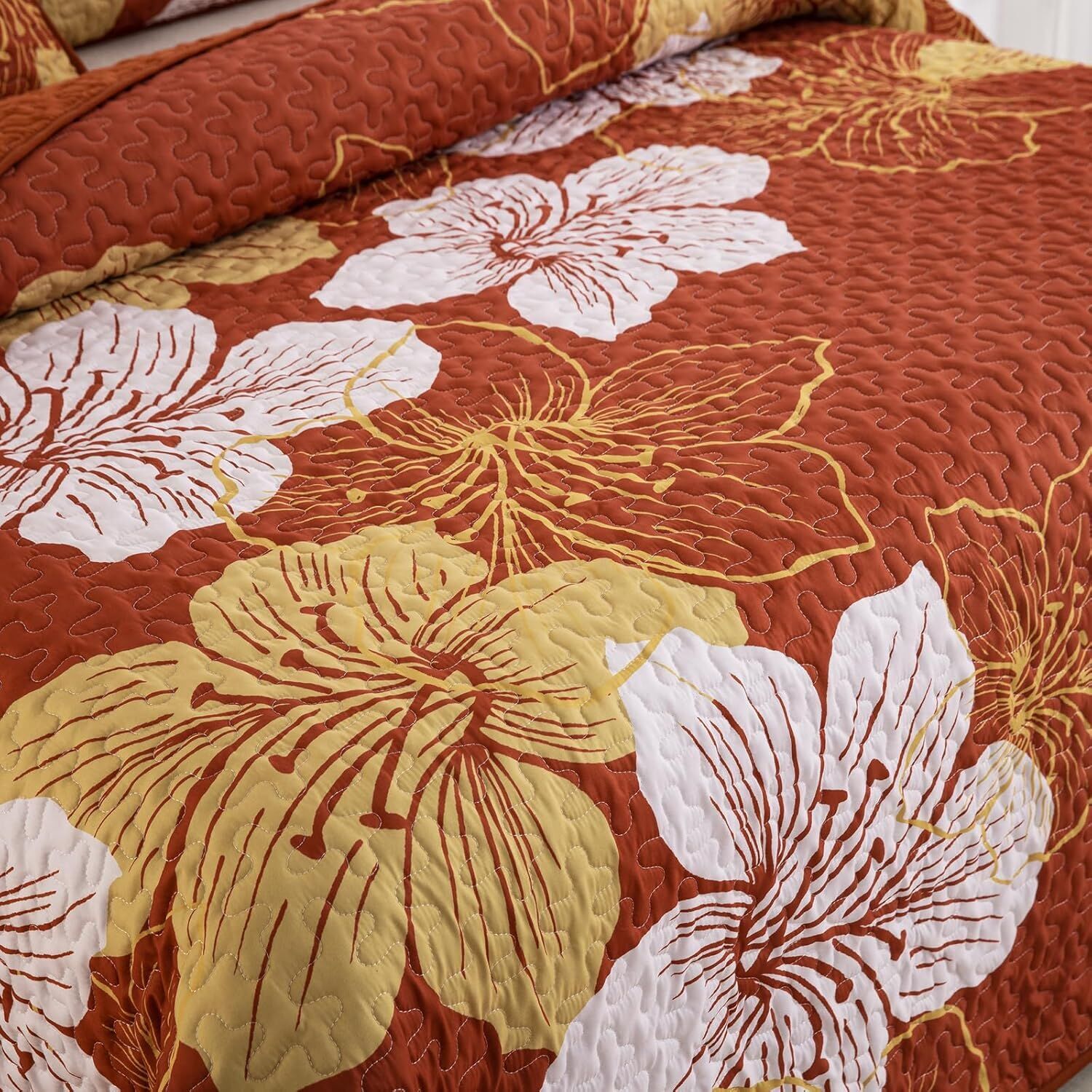 Toasty Quilted bedspread and pillowcovers set: Perfect for Cold Nights - Queen size Price