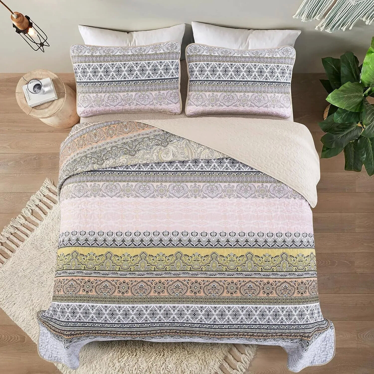 Crafted Quilted Bedspread and Pillowcases Set: A Testament to Skilled Craftsmanship - Queen size Price