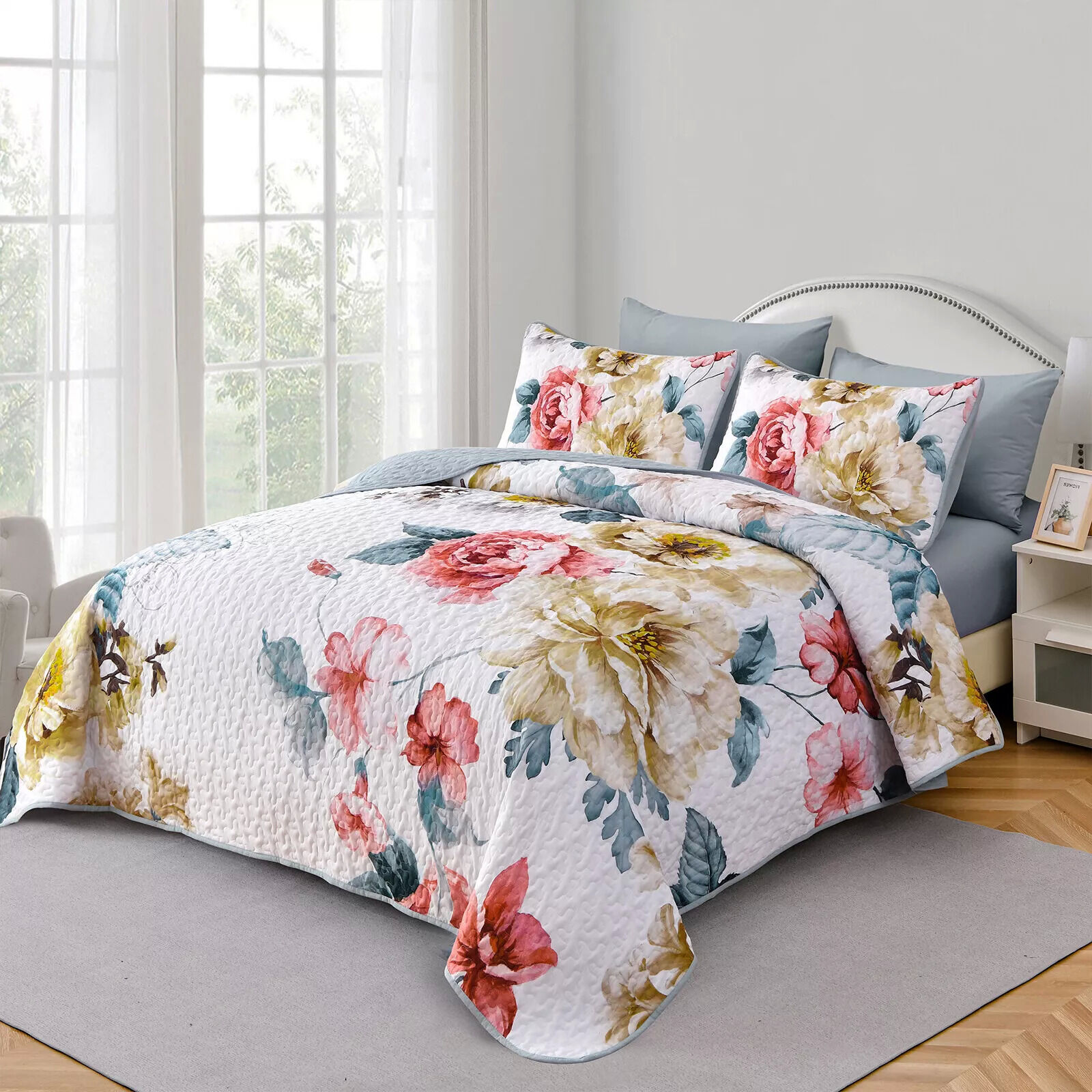 Vibrant Quilted Bedspread and Pillowcases Set: Add Color and Comfort to Your Space - Queen size Price