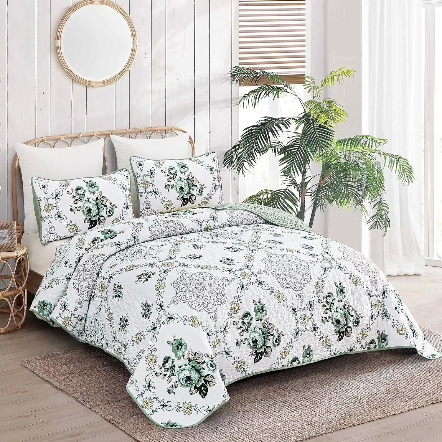 Exquisite Quilted Bedspread and Pillowcases Set: A Touch of Elegance for Your Space - Queen size Price