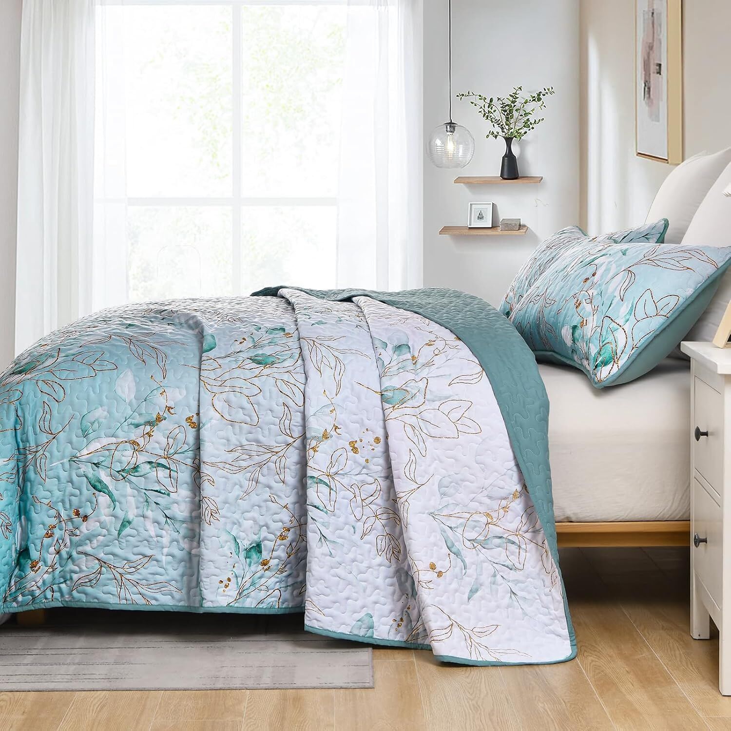 Radiating Quilted bedspread and pillowcovers set: Shine in Your Bedroom - Queen size Price
