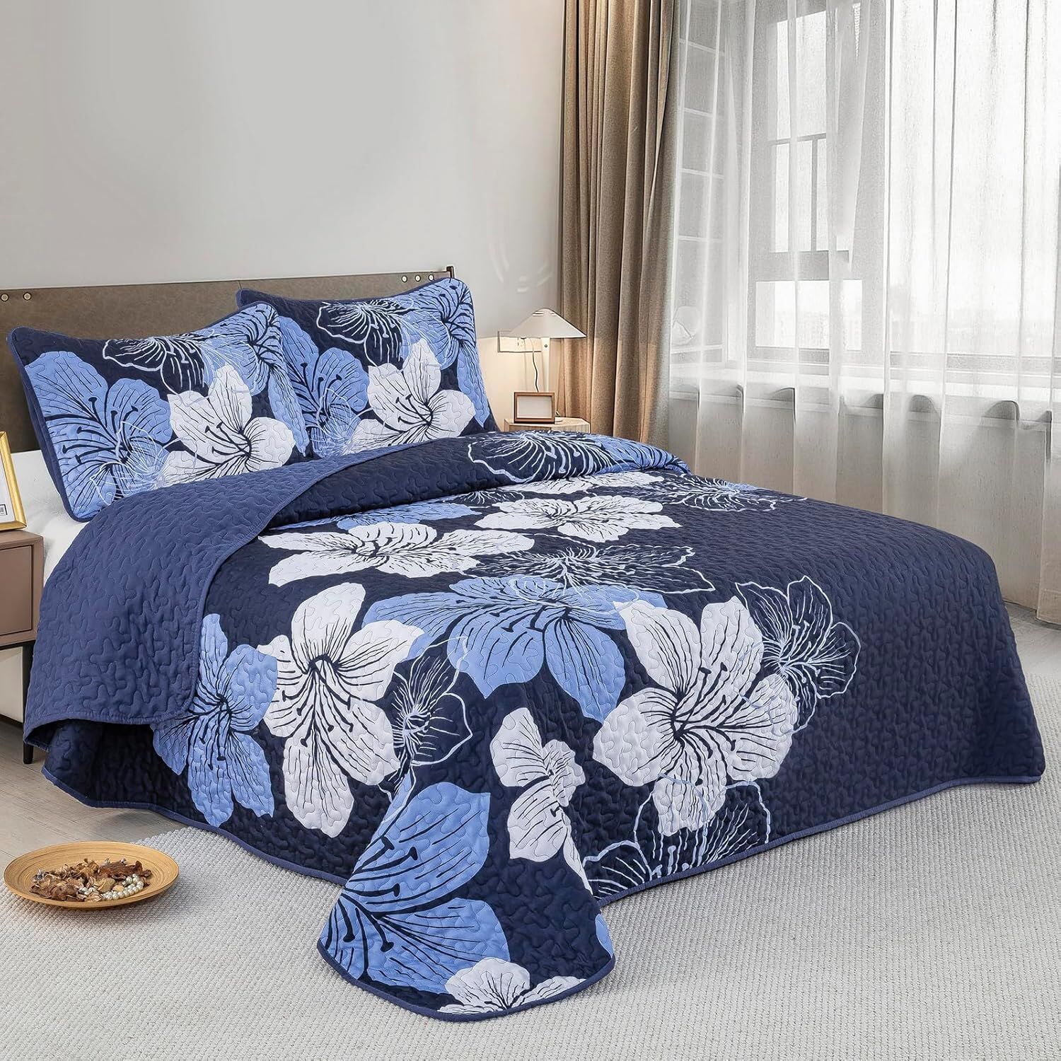 Lavish Quilted Coverlet and Pillowcases Set: Luxurious Comfort for Your Bed - Queen size Price