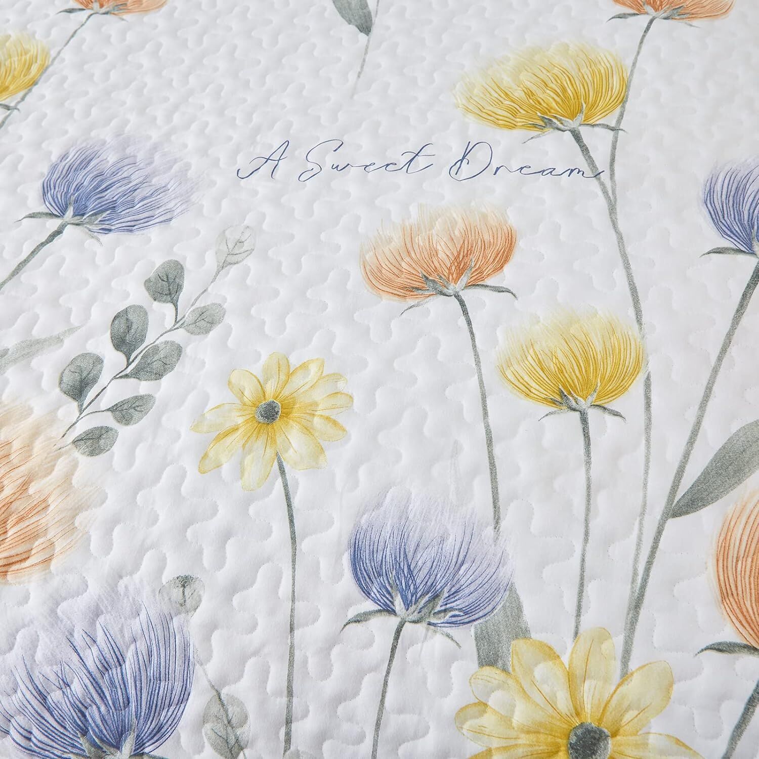 Refined Quilted Bedspread and Pillowcases Set: Class and Comfort Combined - Queen size Price