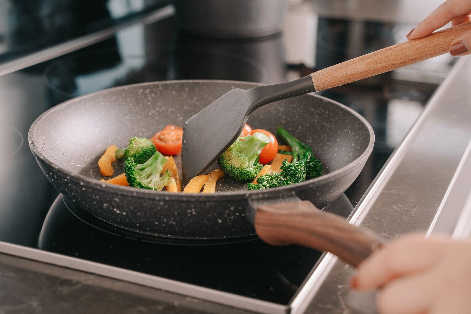 2pcs Beechwood & silicone turner charcoal Price