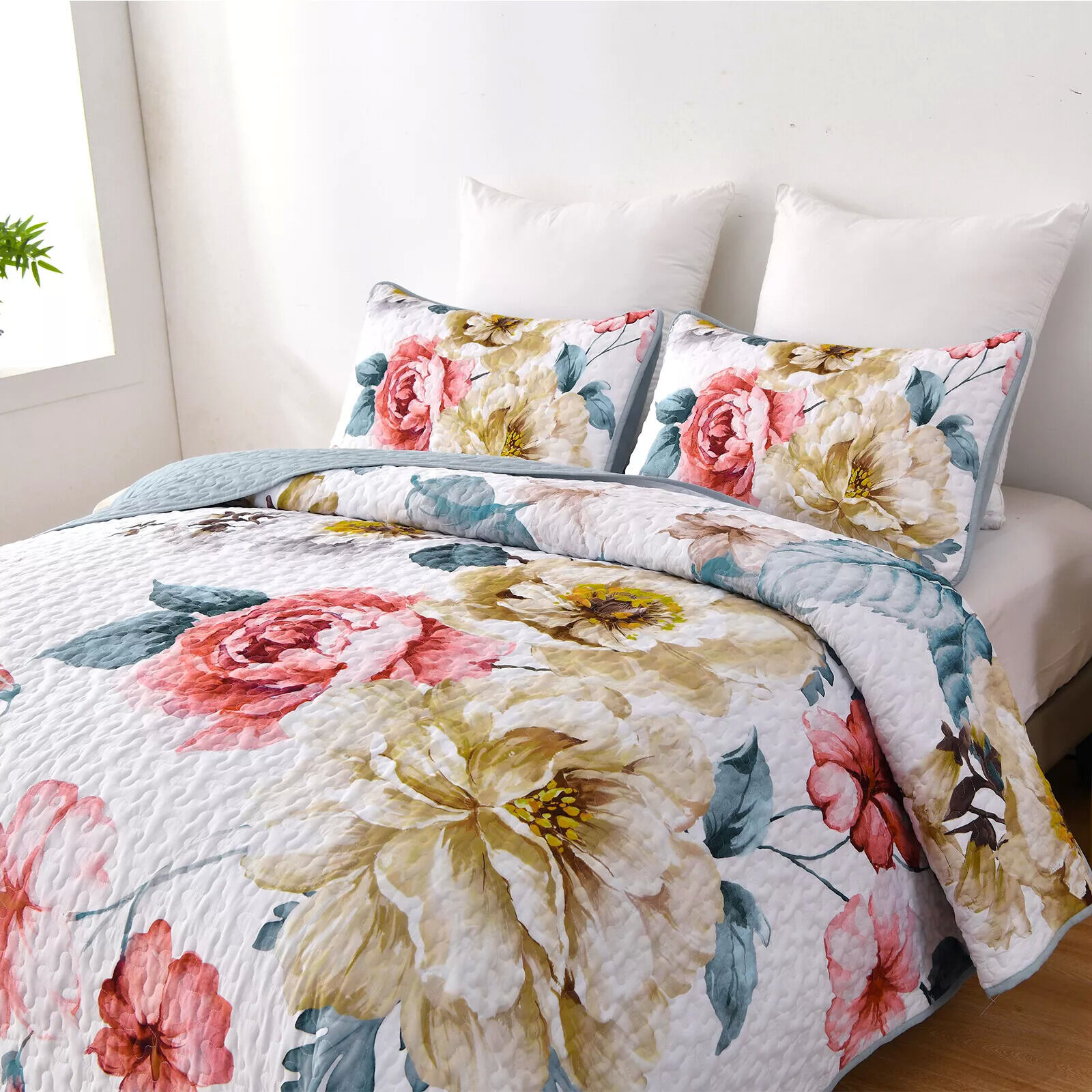 Vibrant Quilted Bedspread and Pillowcases Set: Add Color and Comfort to Your Space - Queen size Price