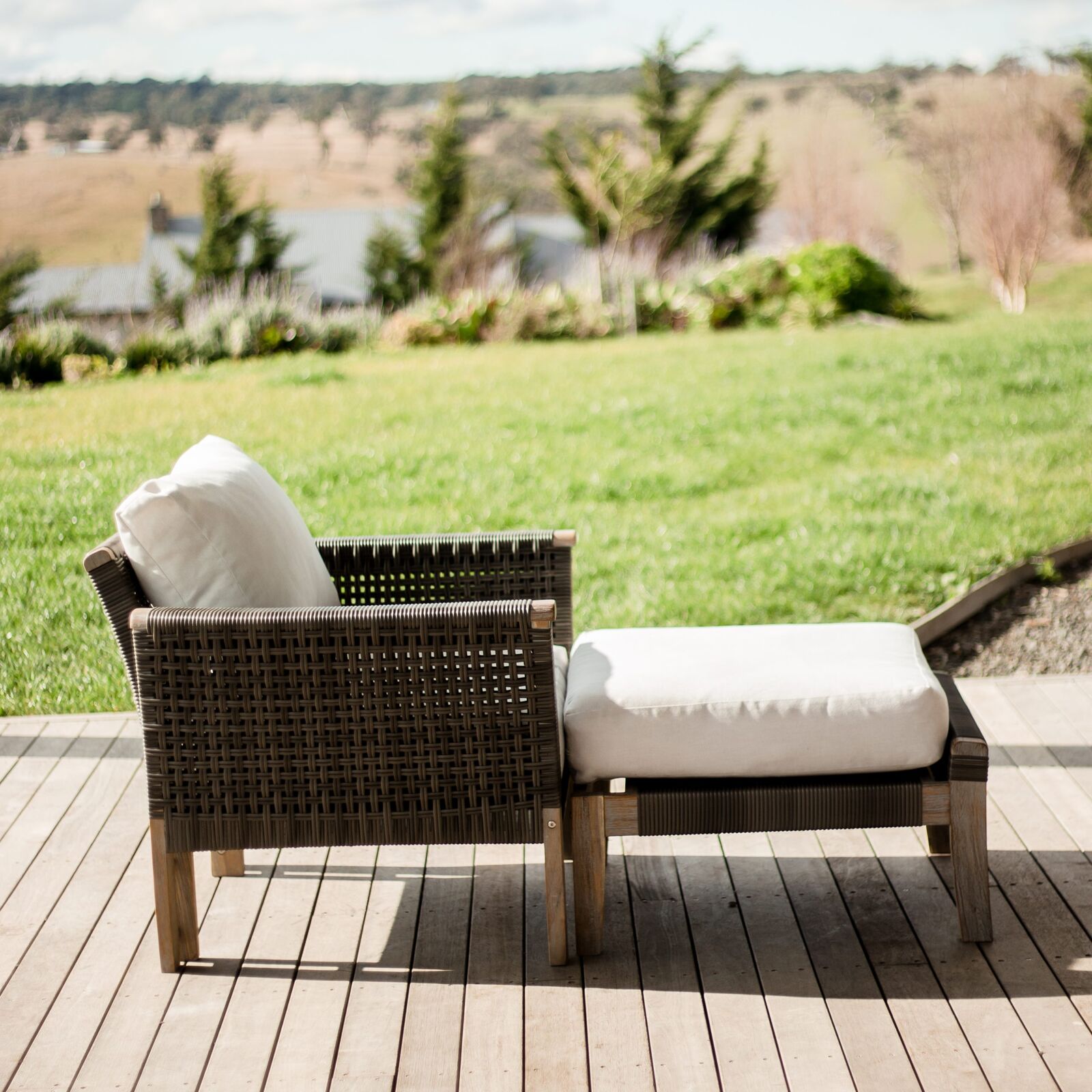Paradise 3 piece setting Price