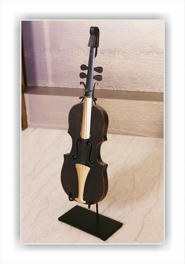Violin Statue Display Ornament for Home Decor in Copper Finish Price