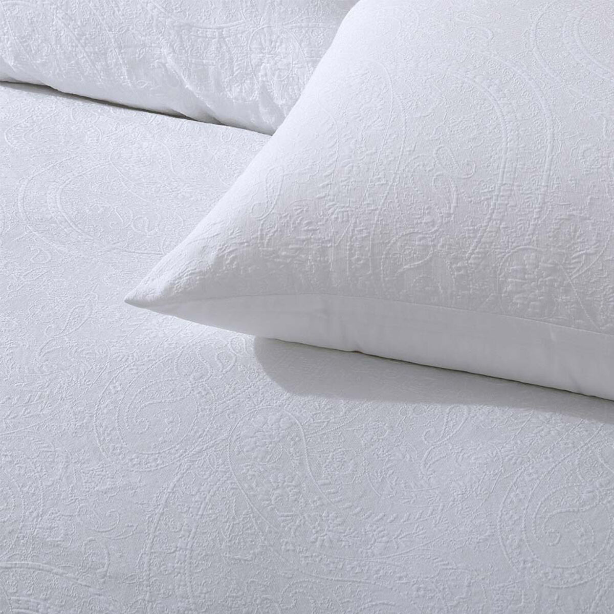 Accessorize Elma White Jacquard Quilt Cover Set Super King Price