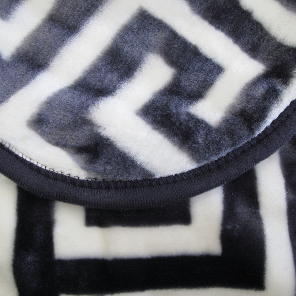 Bloomington 800GSM Greek Key Green Winter Premium Quality 1 Ply Mink Blanket Double Price