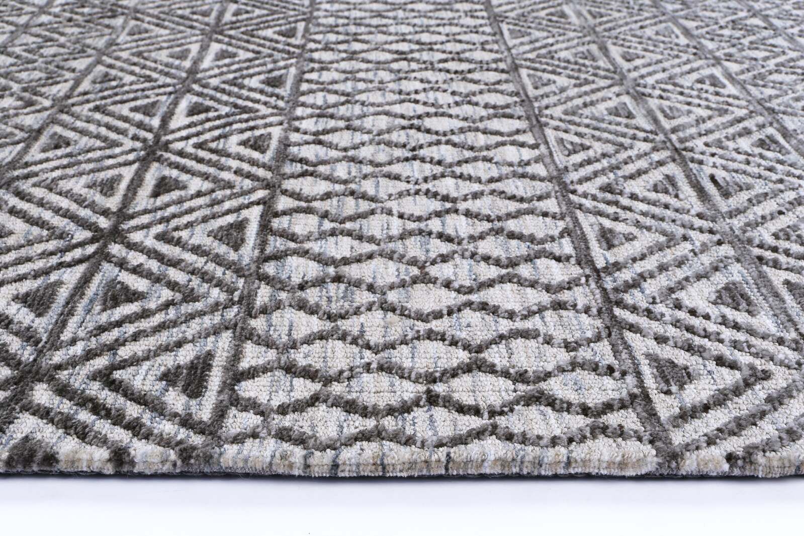 Amritsar AMRI04 Charcoal & Beige 240x330 Price