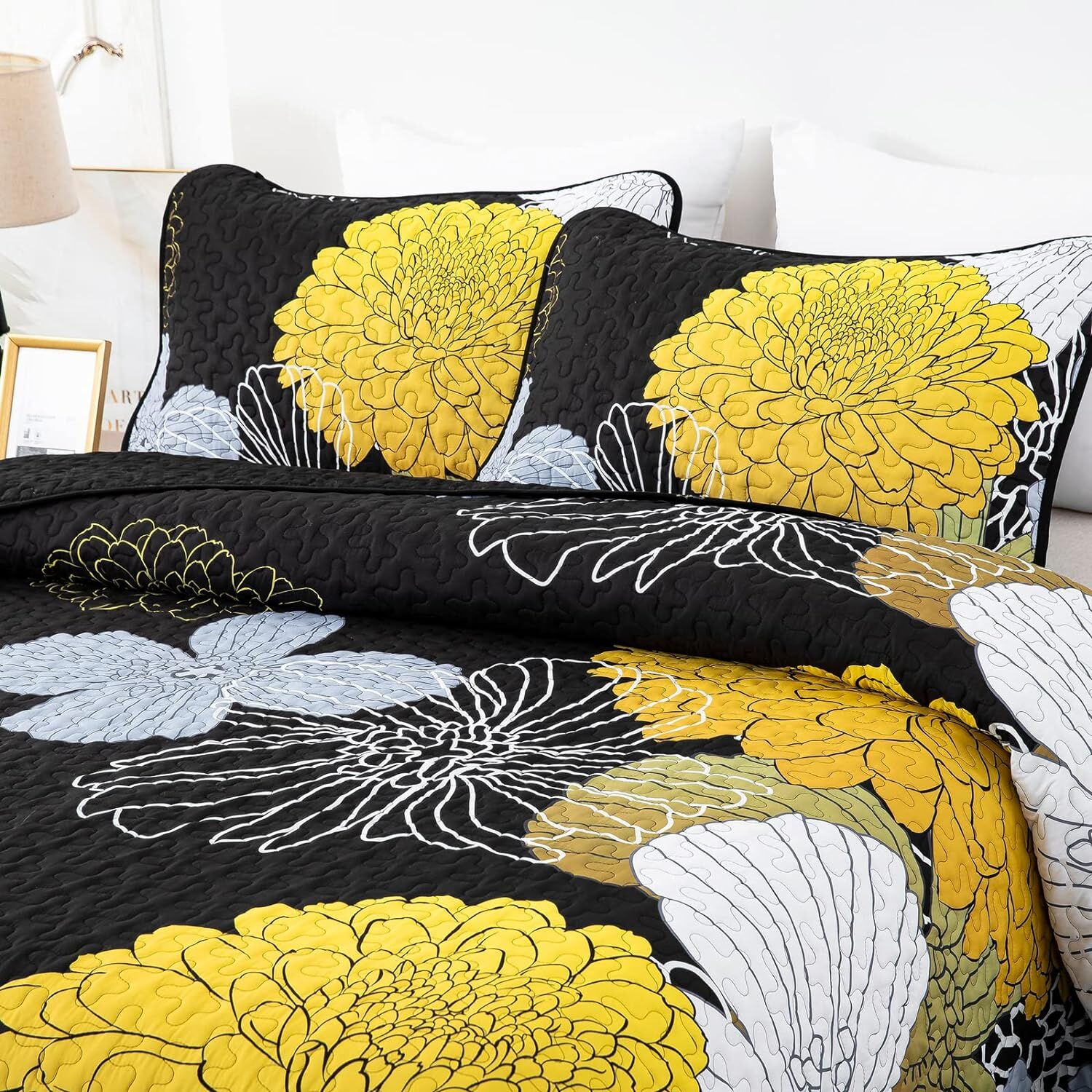 Refined Quilted Bedspread and Pillowcases Set: Perfect Harmony of Comfort and Style - Queen size Price