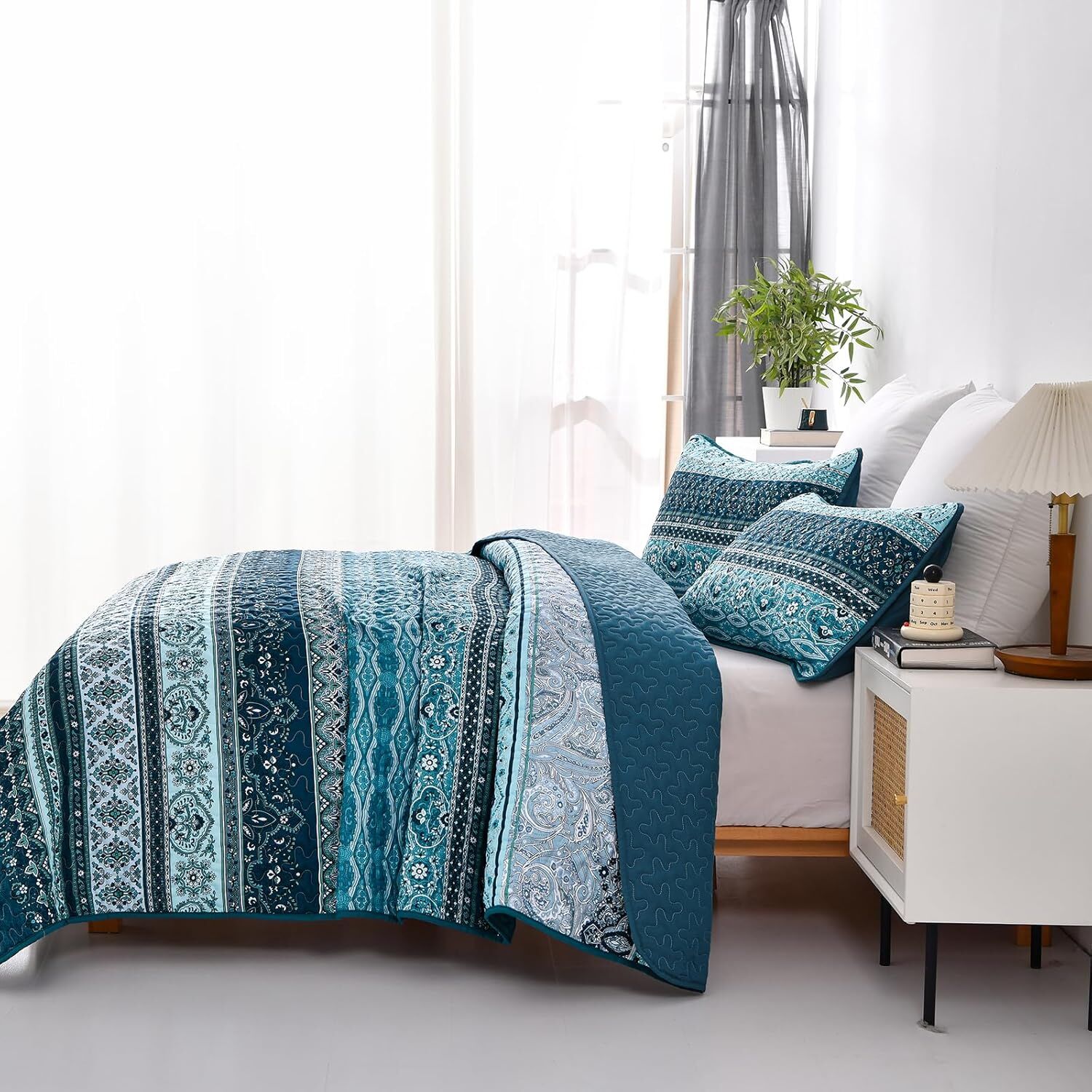Opalescent Quilted coverlet and pillowcovers set: Shimmering Beauty - Queen size Price