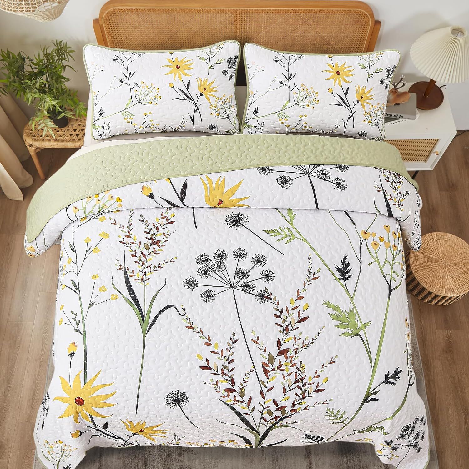 Decorative Quilted Coverlet and Pillowcases Set: Elevate Your Home Decor - Queen size Price