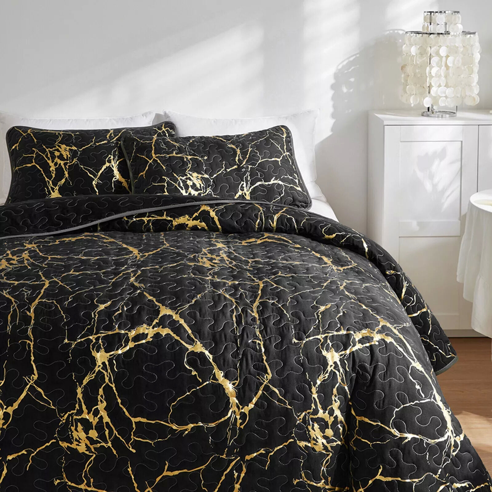 Exquisite Quilted bedspread and pillowcovers set: Experience Pure Comfort - Queen size Price