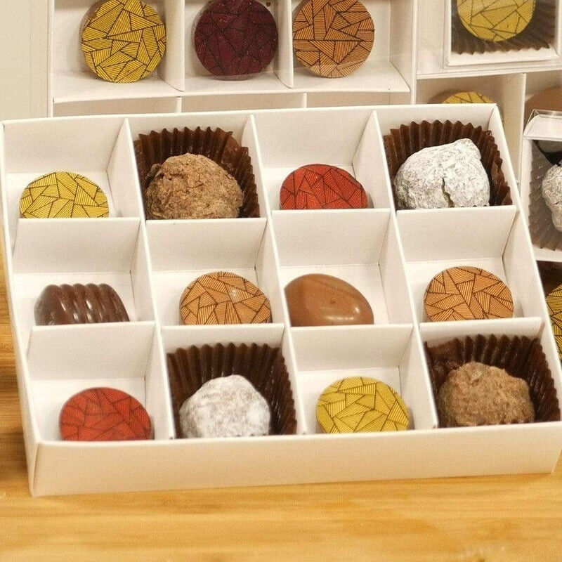 50 Pack of White Card Chocolate Sweet Soap Product Reatail Gift Box - 12 bay 4x4x3cm Compartments - Clear Slide On Lid - 16x12x3cm Price