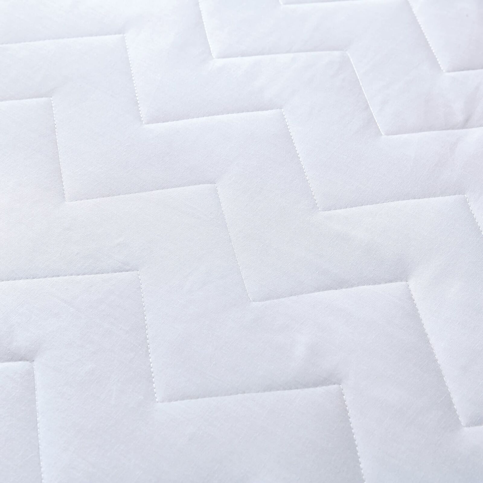 100% Ultra-Soft Cotton Quilted Anti-Microbial Mattress Cover Protector - White - Queen Size Price