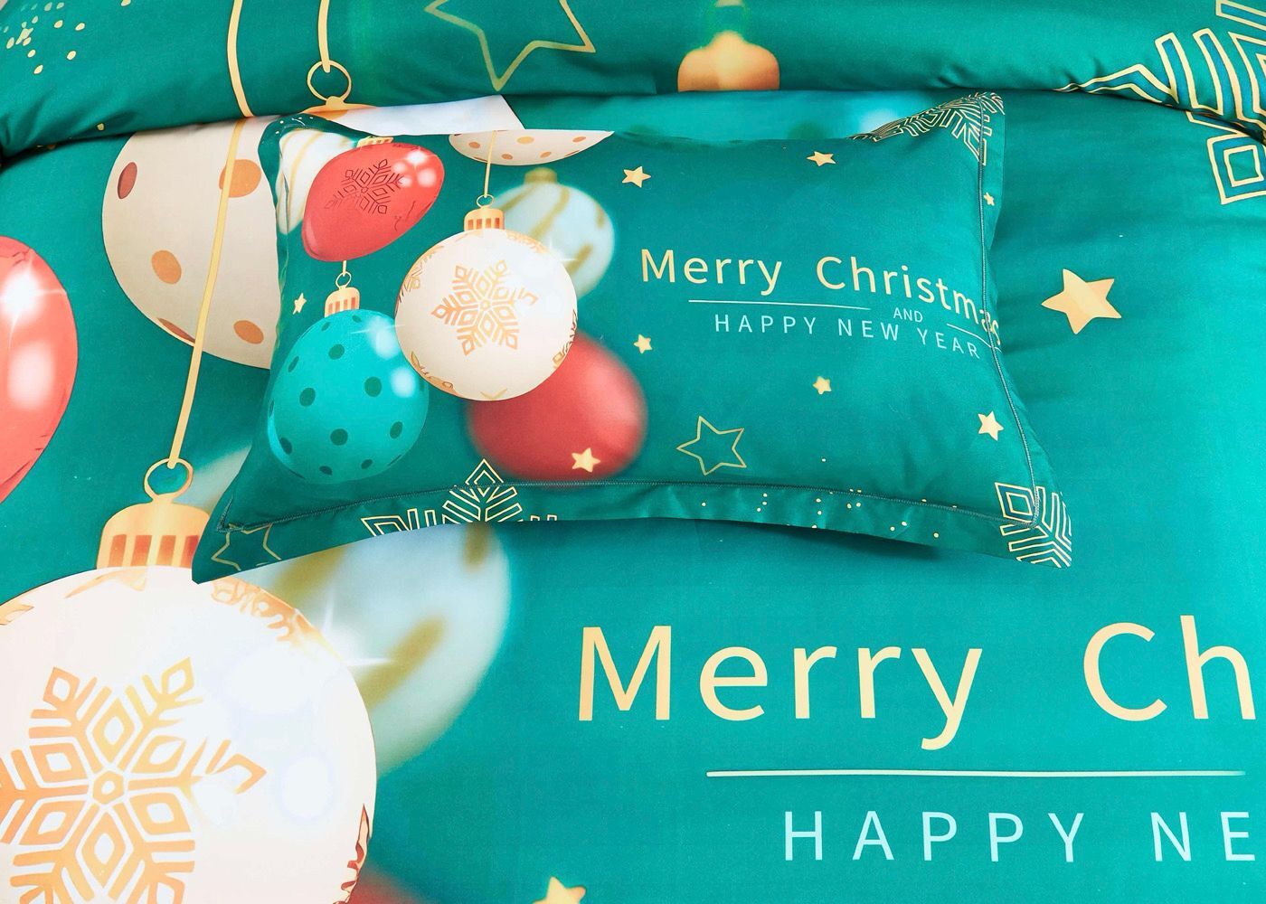 Christmas New Year Quilt Cover Set - Super King Size Price