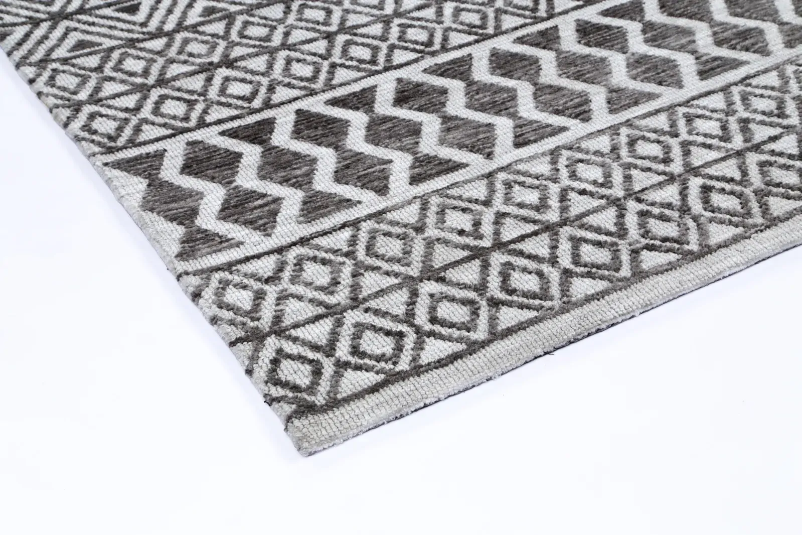 Amritsar AMRI04 Charcoal & Beige 240x330 Price