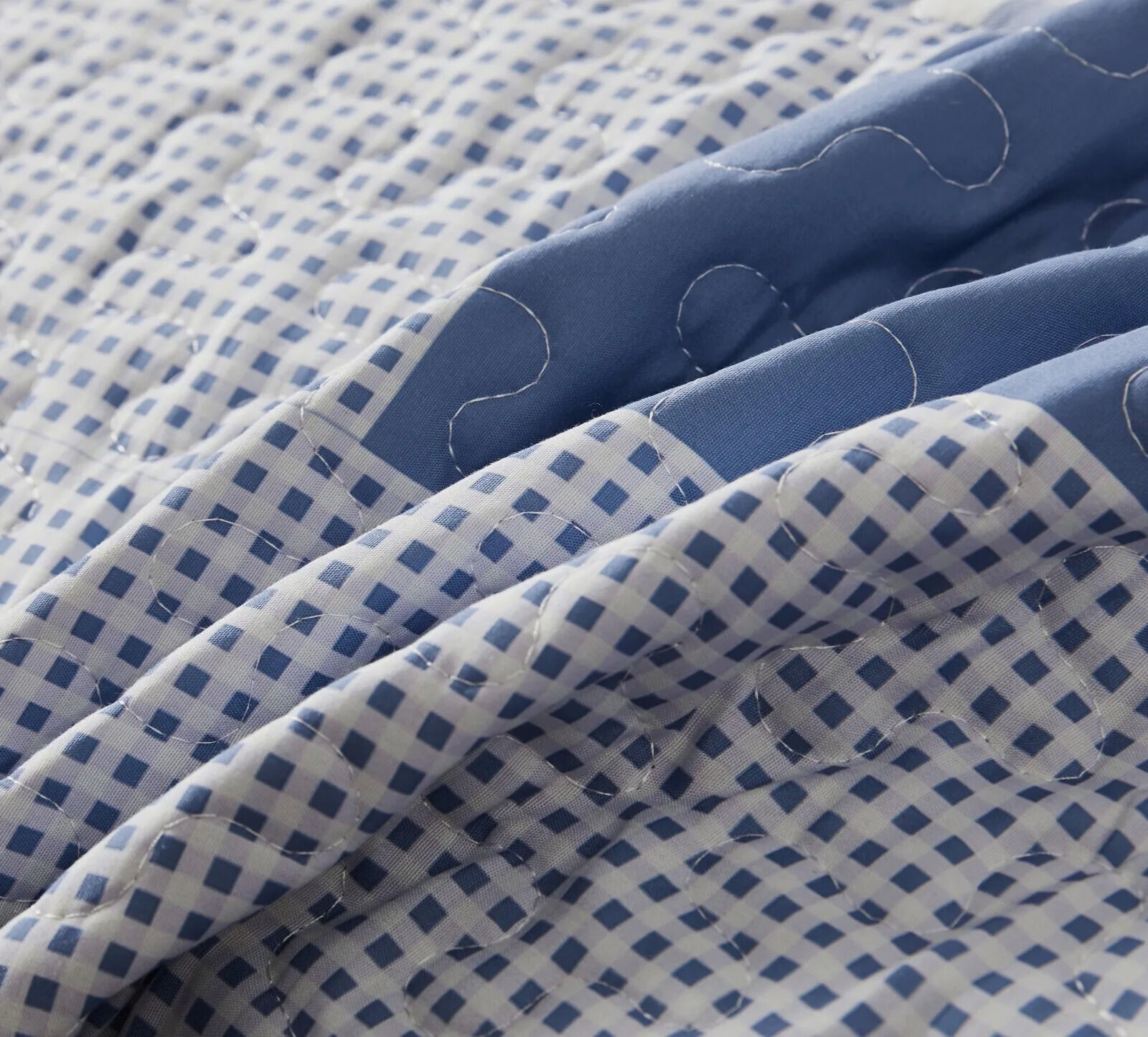 Zesty Quilted bedspread and pillowcovers set: Energize Your Bedroom Decor - Queen size Price