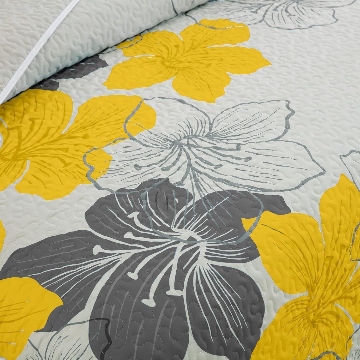 Delicate Quilted Coverlet and Pillowcases Set: Soft Touch for a Restful Night - Queen size Price