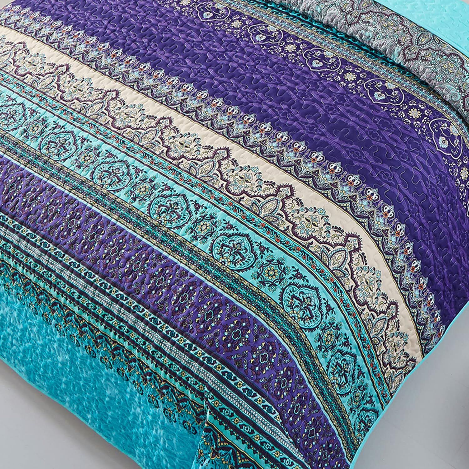 Tranquil Quilted coverlet and pillowcovers set: Perfect for Relaxation - Queen size Price