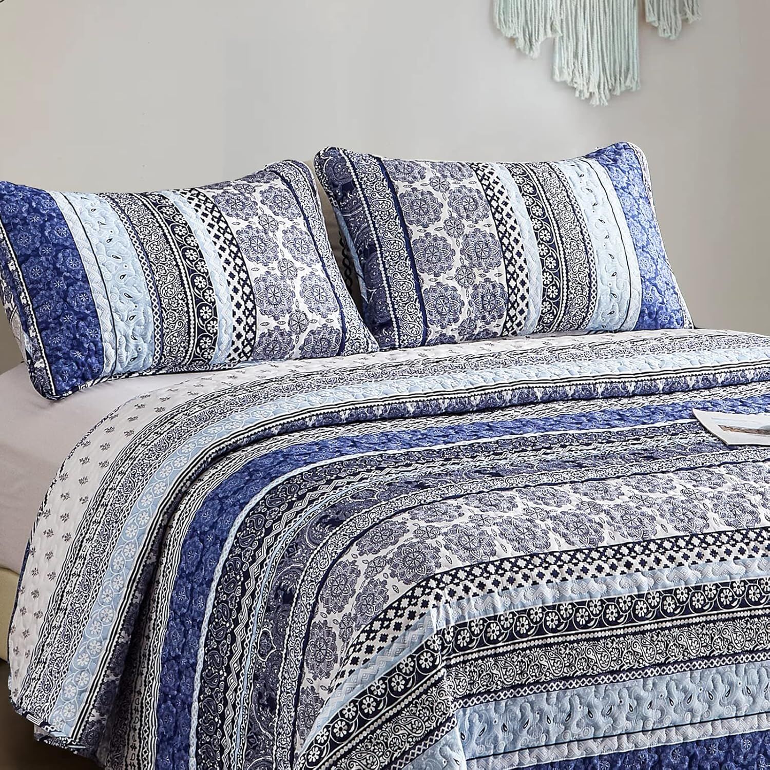 Sophisticated Quilted Coverlet and Pillowcases Set: A Timeless Addition - Queen size Price