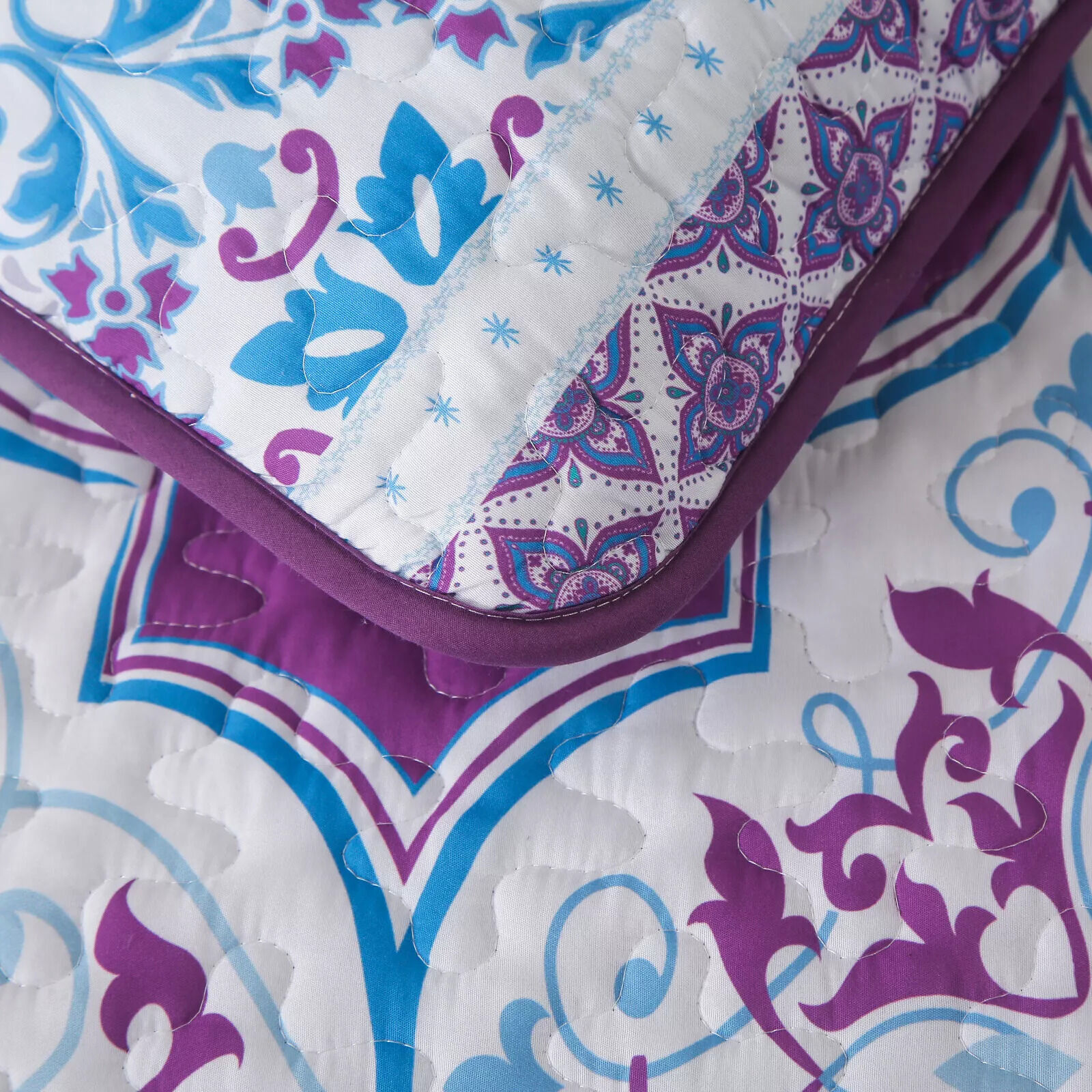Handsome Quilted Bedspread and Pillowcases Set: Strong, Sturdy, and Stylish - Queen size Price