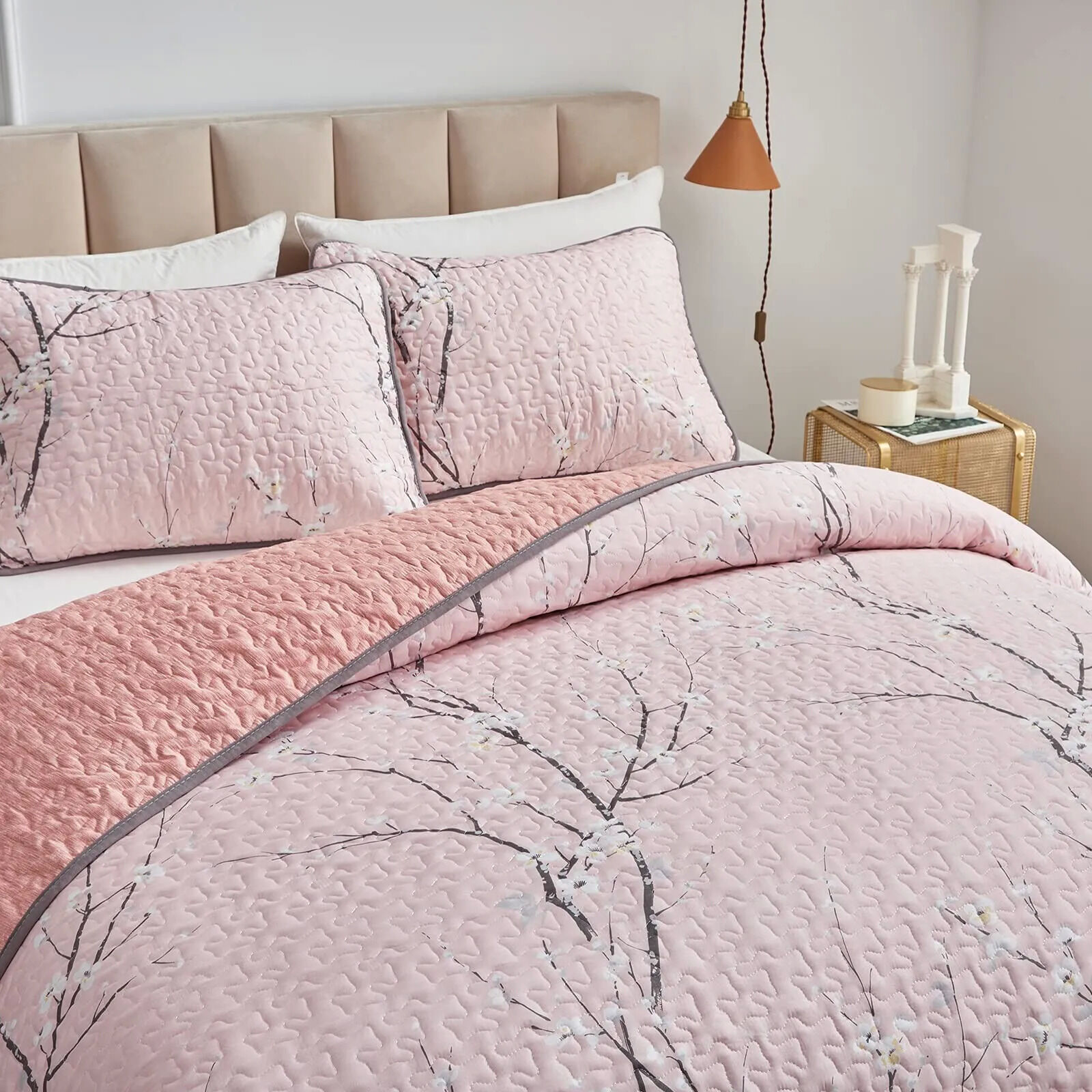 Versatile Quilted Coverlet and Pillowcases Set: Adapts to Every Season - Queen size Price