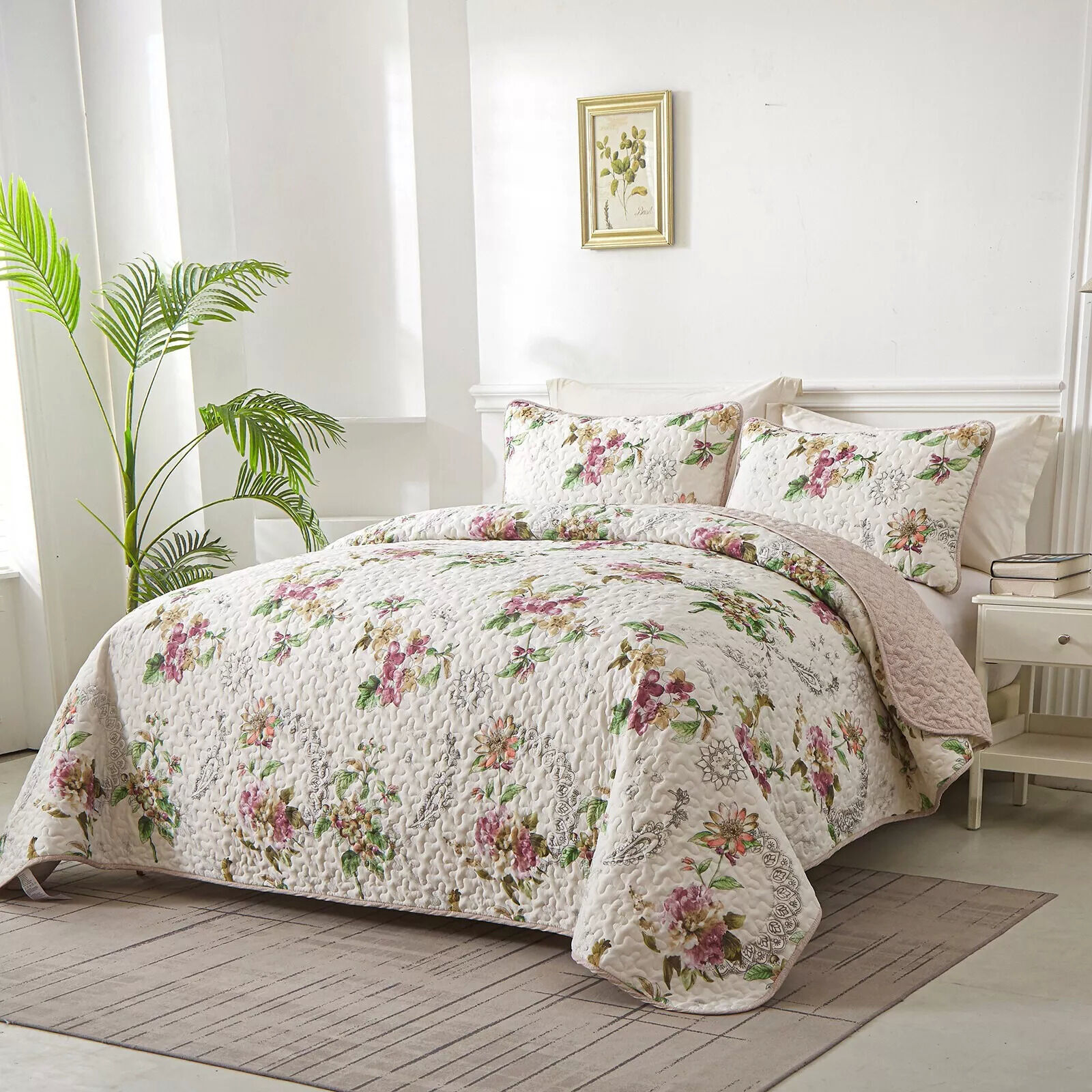 Artisan Quilted Coverlet and Pillowcases Set: A Masterpiece for Your Bed - Queen size Price