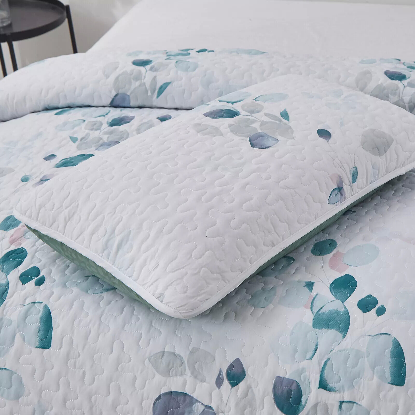 Refreshing Quilted bedspread and pillowcovers set: Cool and Inviting - Queen size Price