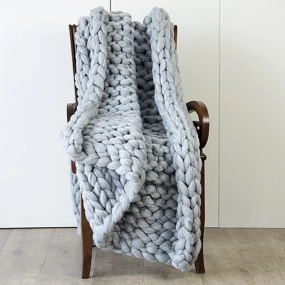 Hand Knitted Chunky Blanket Thick Acrylic Yarn Blanket Home Decor Throw Rug Price
