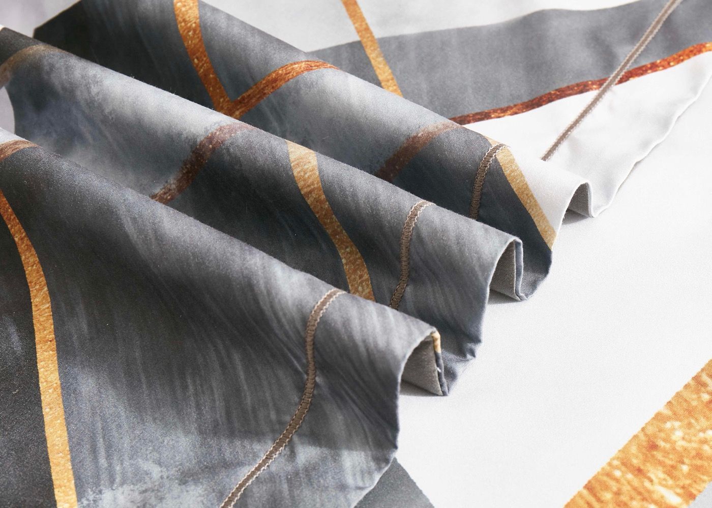 Dakuta Quilt Cover Set - Super King Size Price