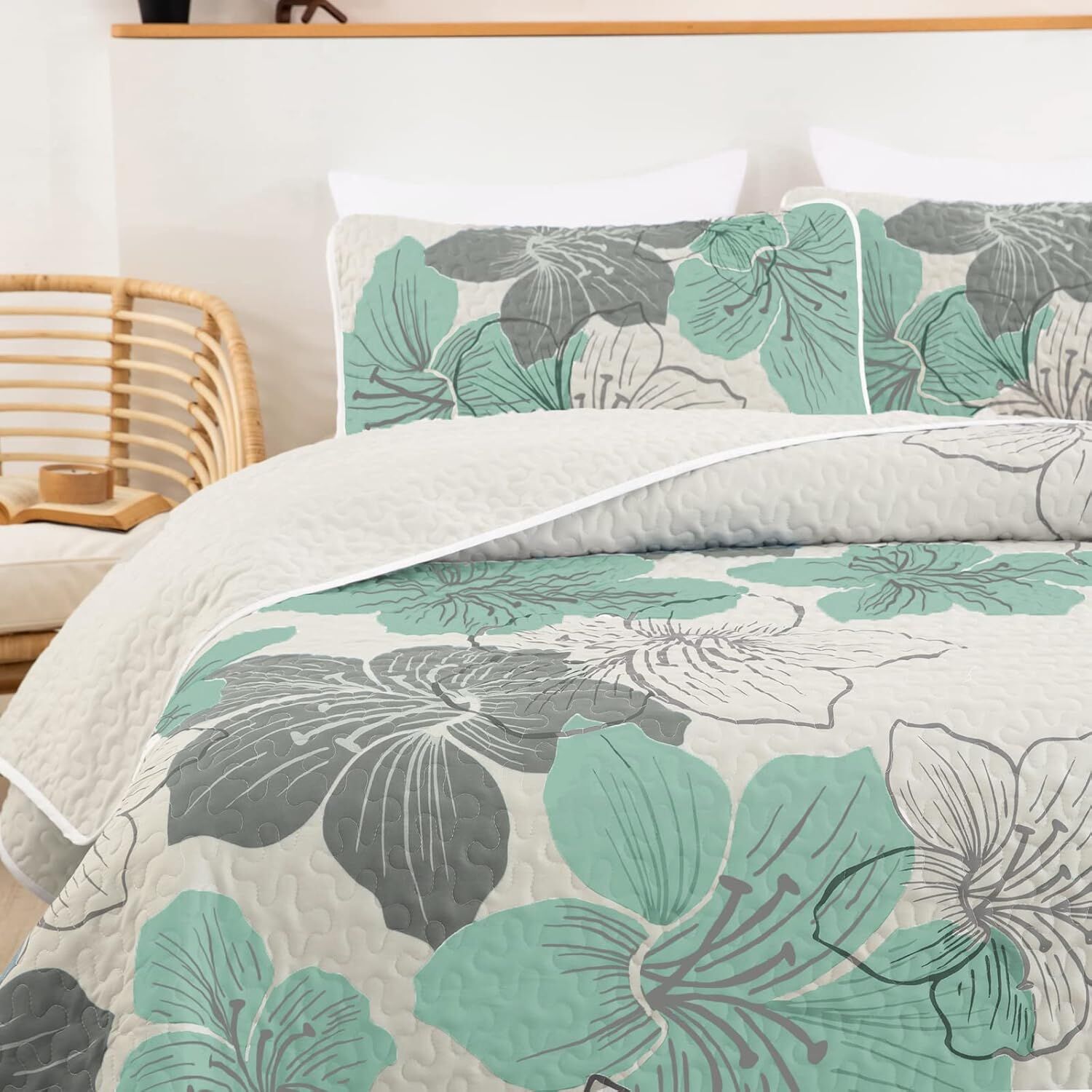 Radiant Quilted Coverlet and Pillowcases Set: Envelop Your Bed in Elegance - Queen size Price
