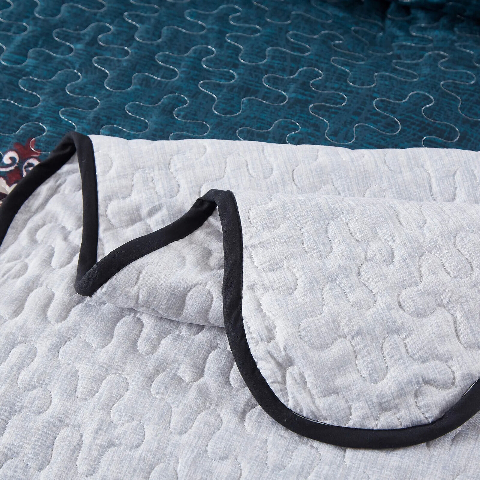 Distinguished Quilted Bedspread and Pillowcases Set: Enhance Your Bedroom Appeal - Queen size Price