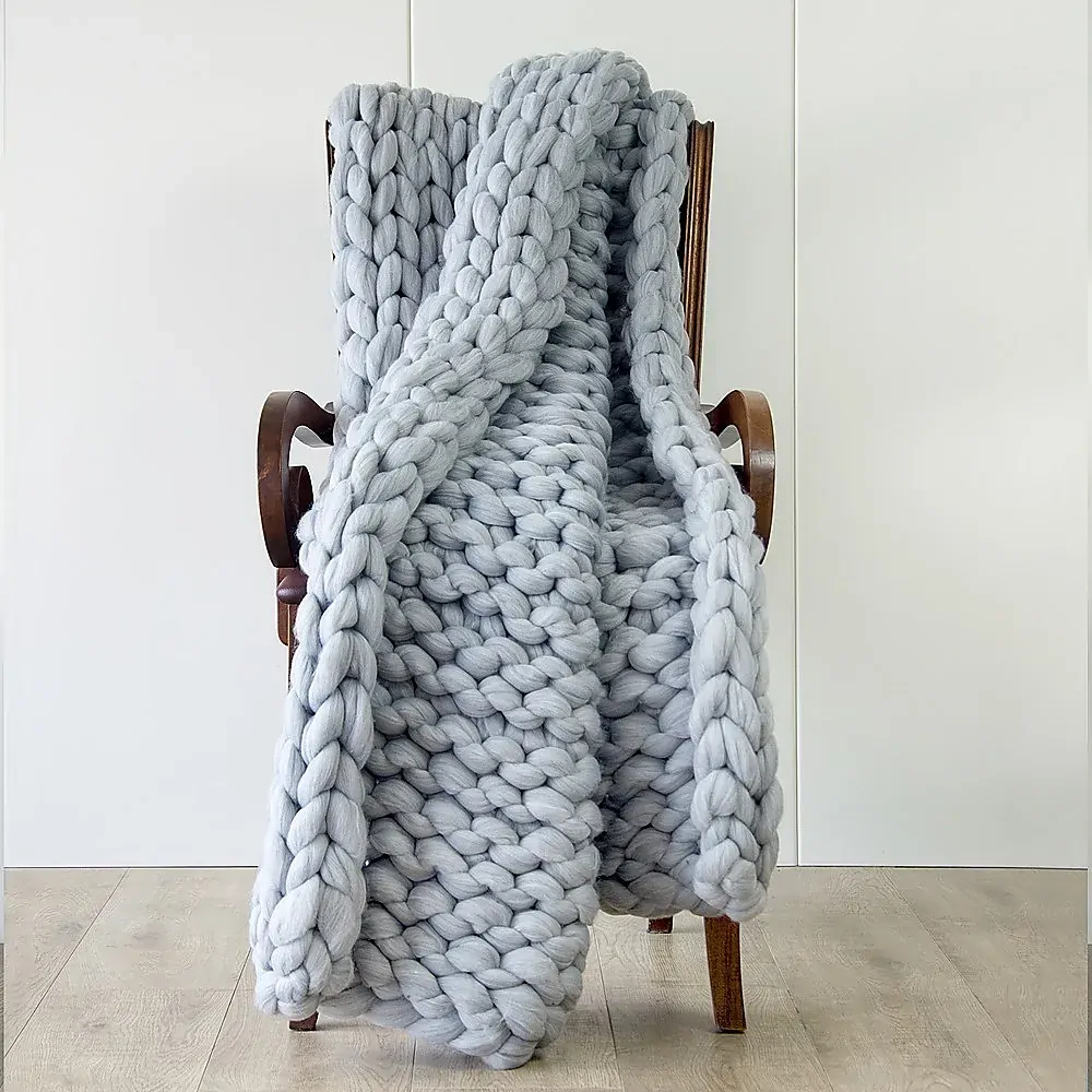 Hand Knitted Chunky Blanket Thick Acrylic Yarn Blanket Home Decor Throw Rug Price