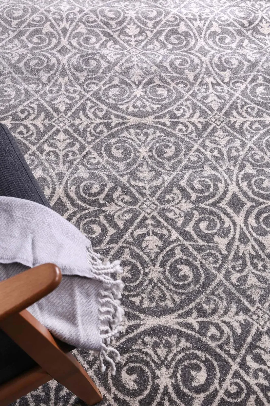delicate-katherine-grey-ivory-rug 160x230 Price