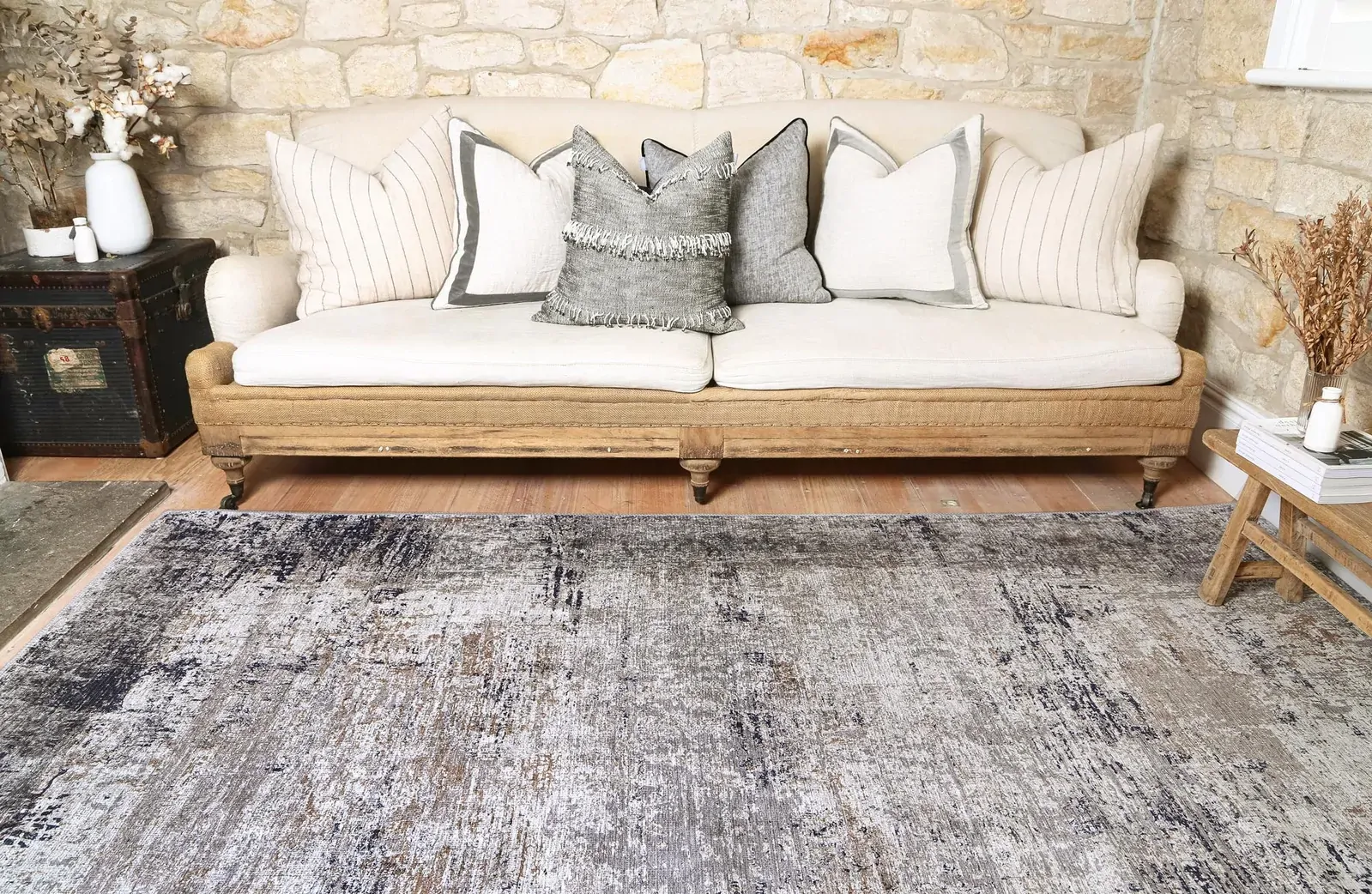 vintage-crown-anne-echo-blue-grey-distressed-vintage-rug 240X310 Price