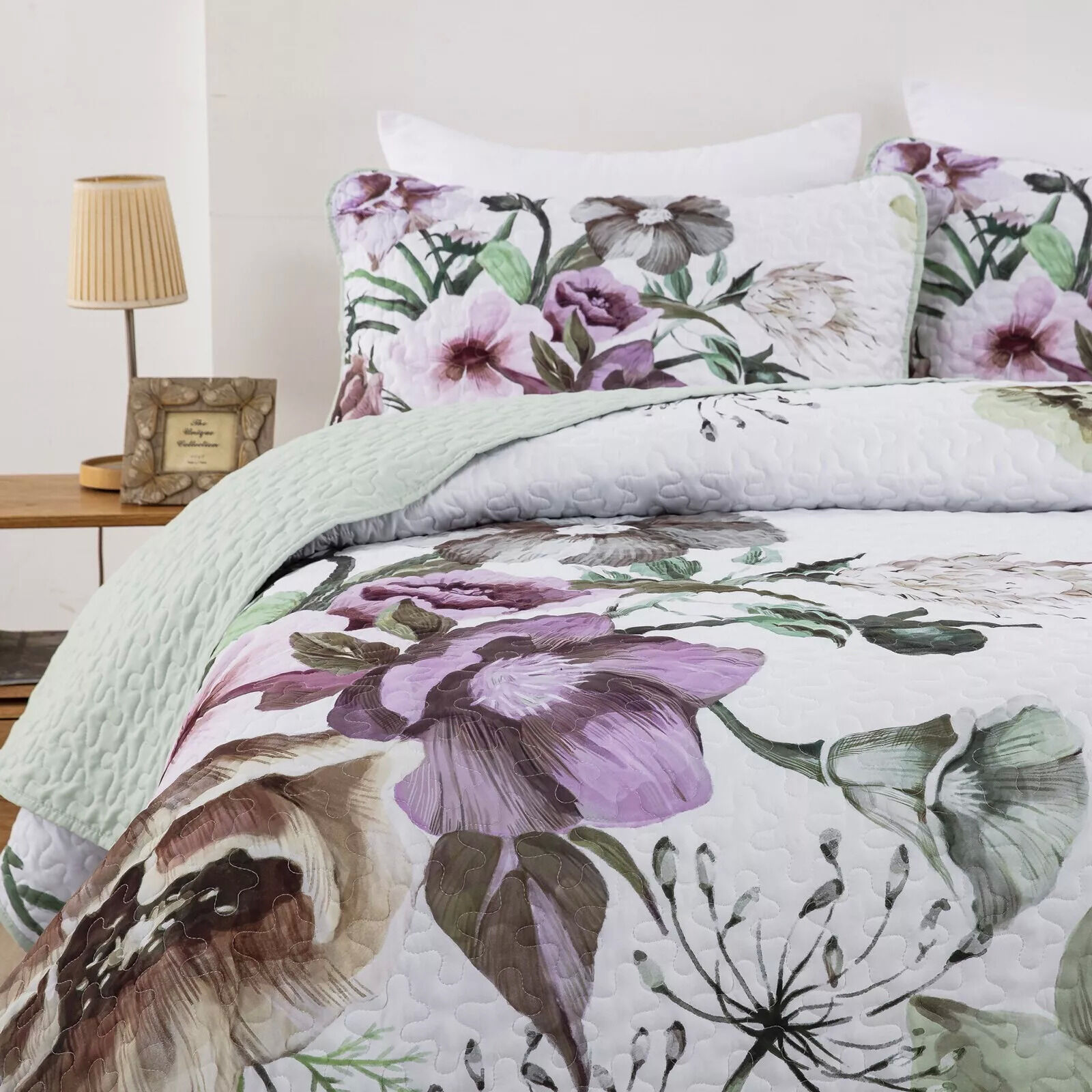 Deluxe Quilted Bedspread and Pillowcases Set: Infuse Your Bedroom with Style - Queen size Price