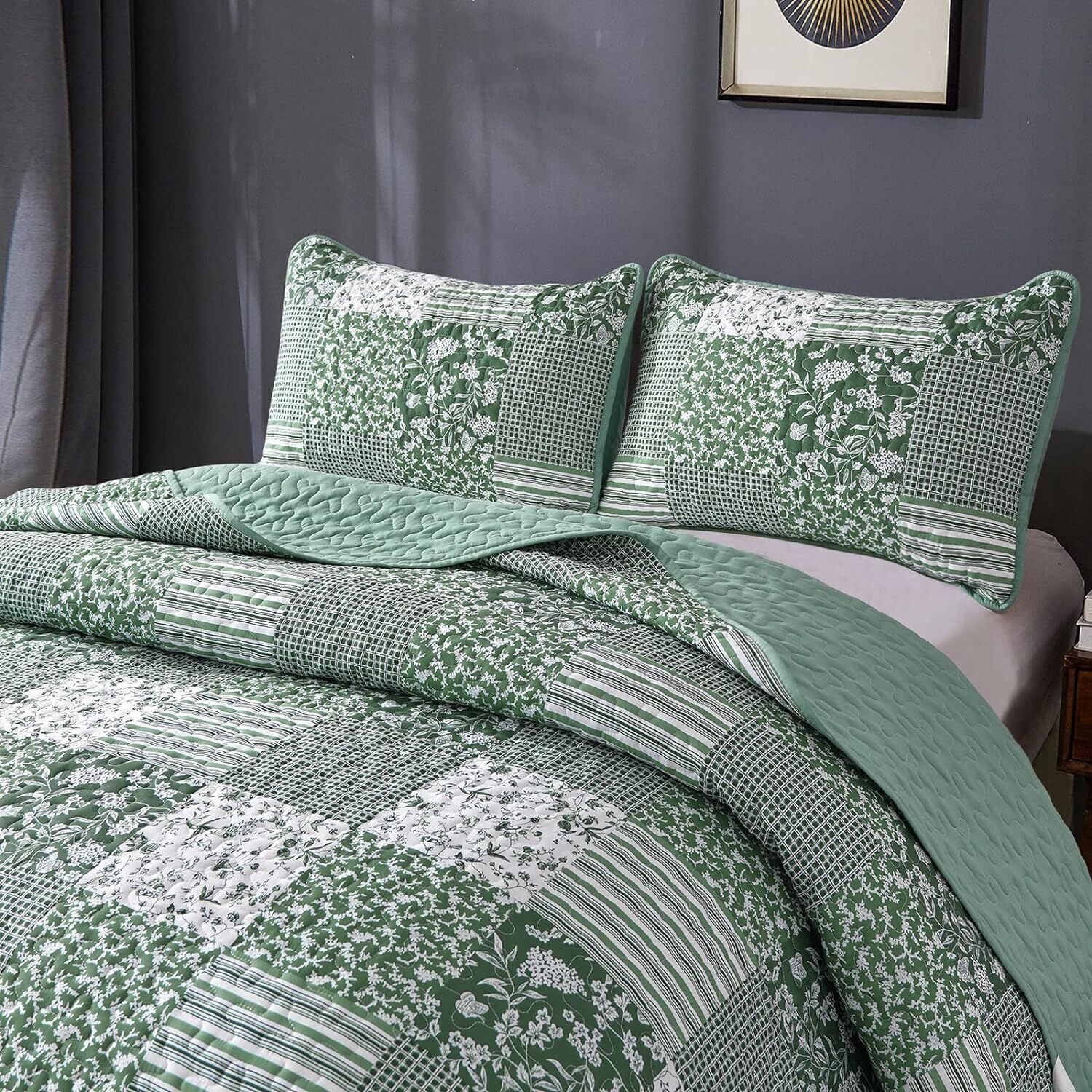 Delightful Quilted bedspread and pillowcovers set: Indulge in Comfort - Queen size Price