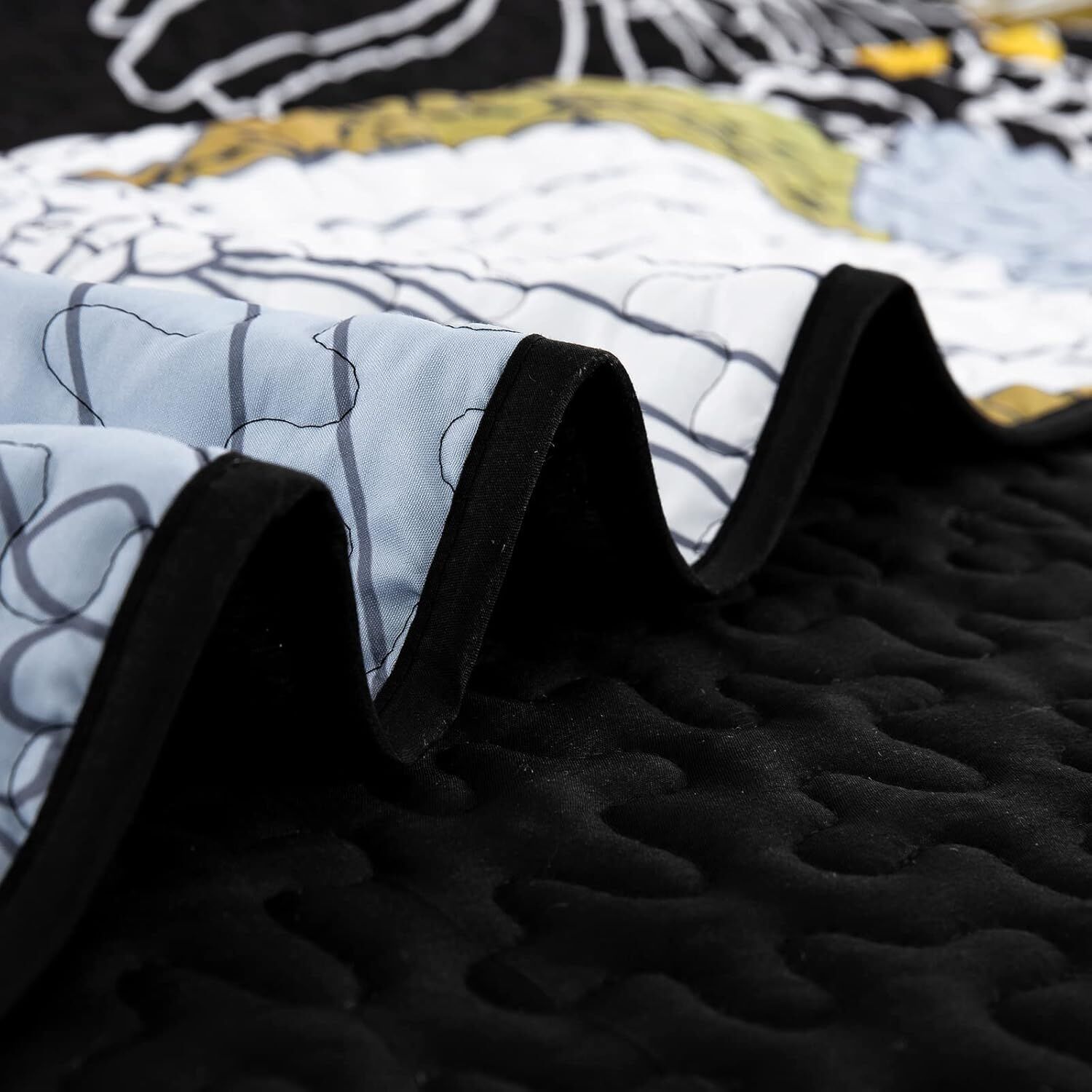 Refined Quilted Bedspread and Pillowcases Set: Perfect Harmony of Comfort and Style - Queen size Price