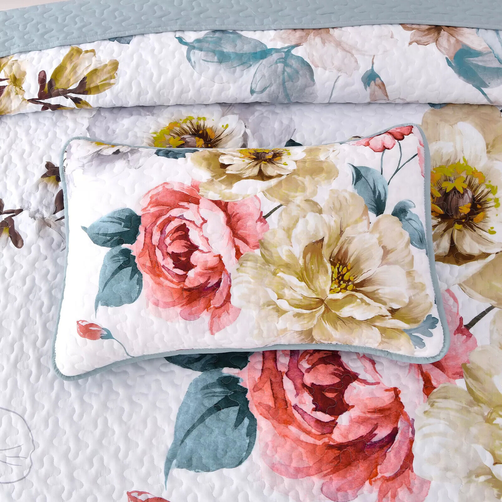 Vibrant Quilted Bedspread and Pillowcases Set: Add Color and Comfort to Your Space - Queen size Price