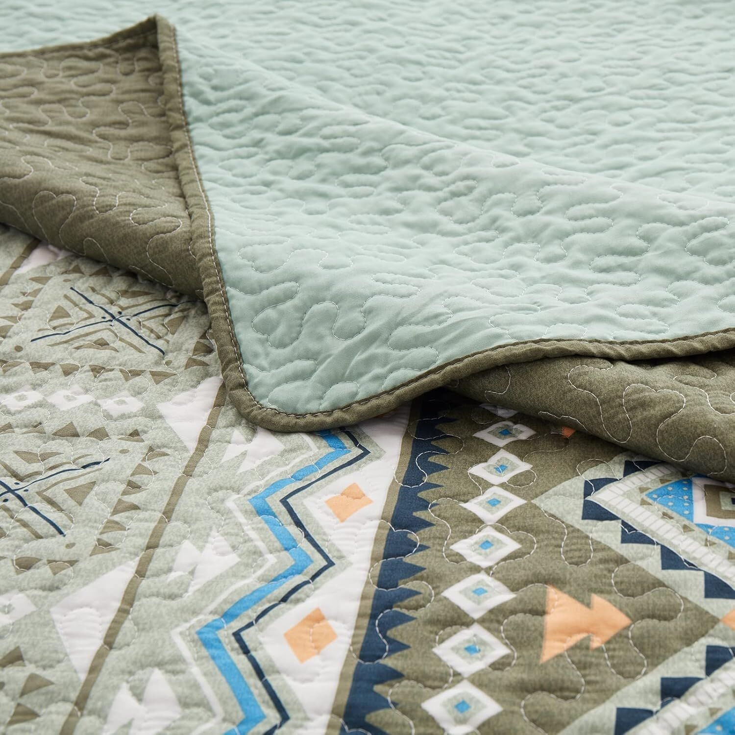 Quicksilver Quilted coverlet and pillowcovers set: Sleek and Modern - Queen size Price