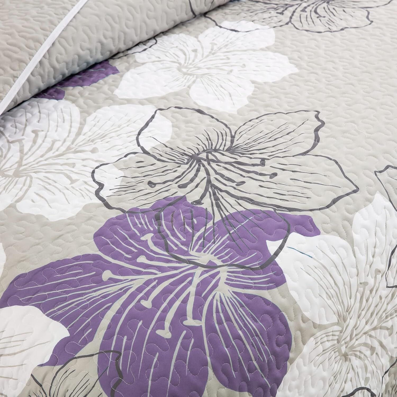Serene Quilted bedspread and pillowcovers set: Enjoy Tranquil Comfort - Queen size Price