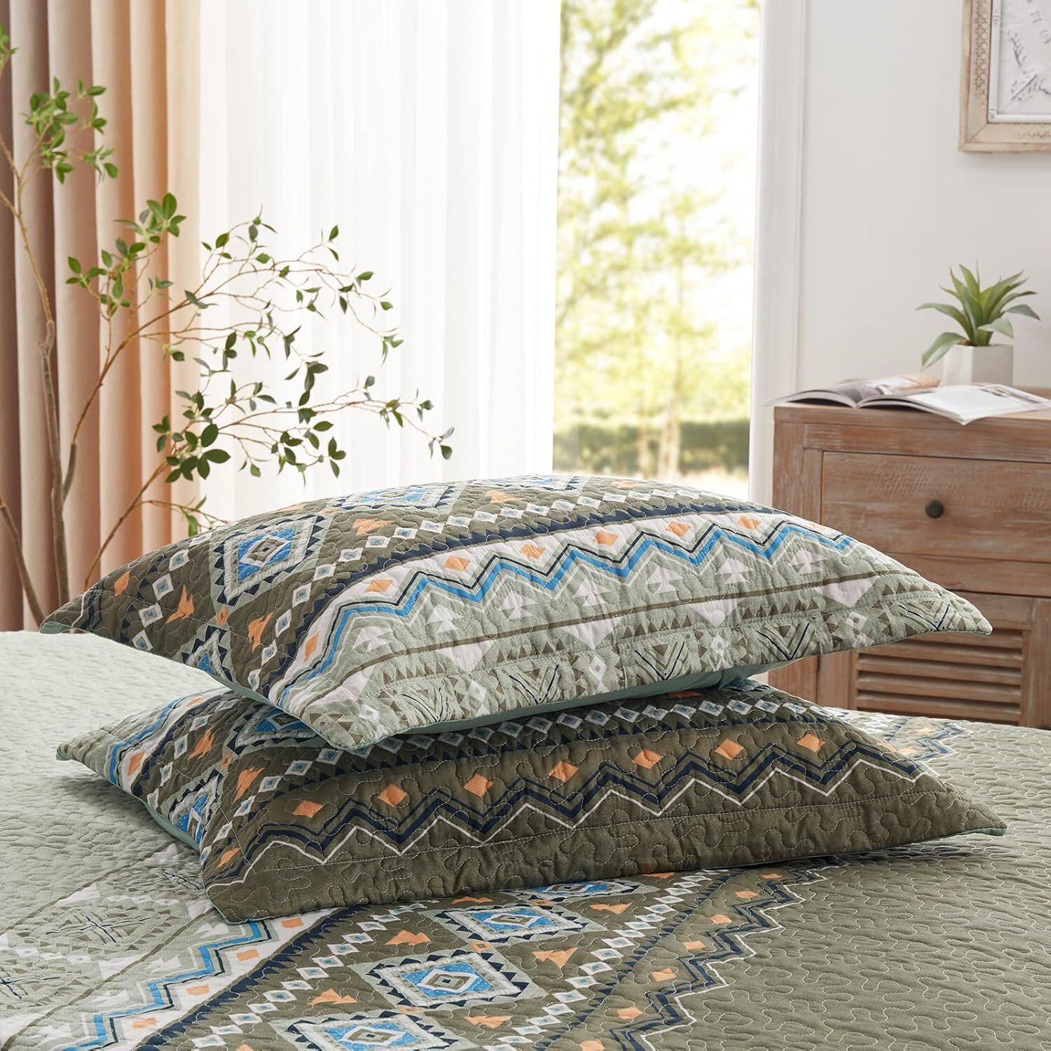 Quicksilver Quilted coverlet and pillowcovers set: Sleek and Modern - Queen size Price